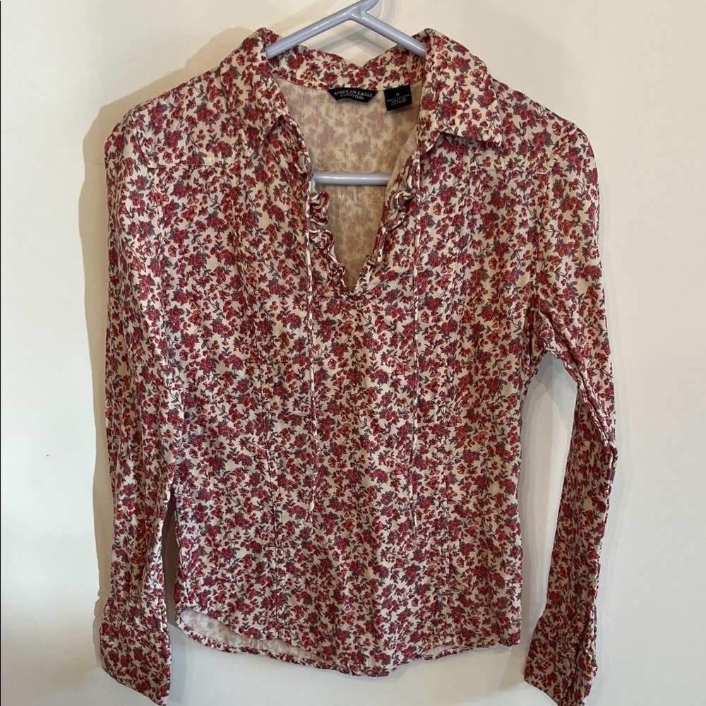 American Eagle Outfitters Red and Cream Floral Blouse